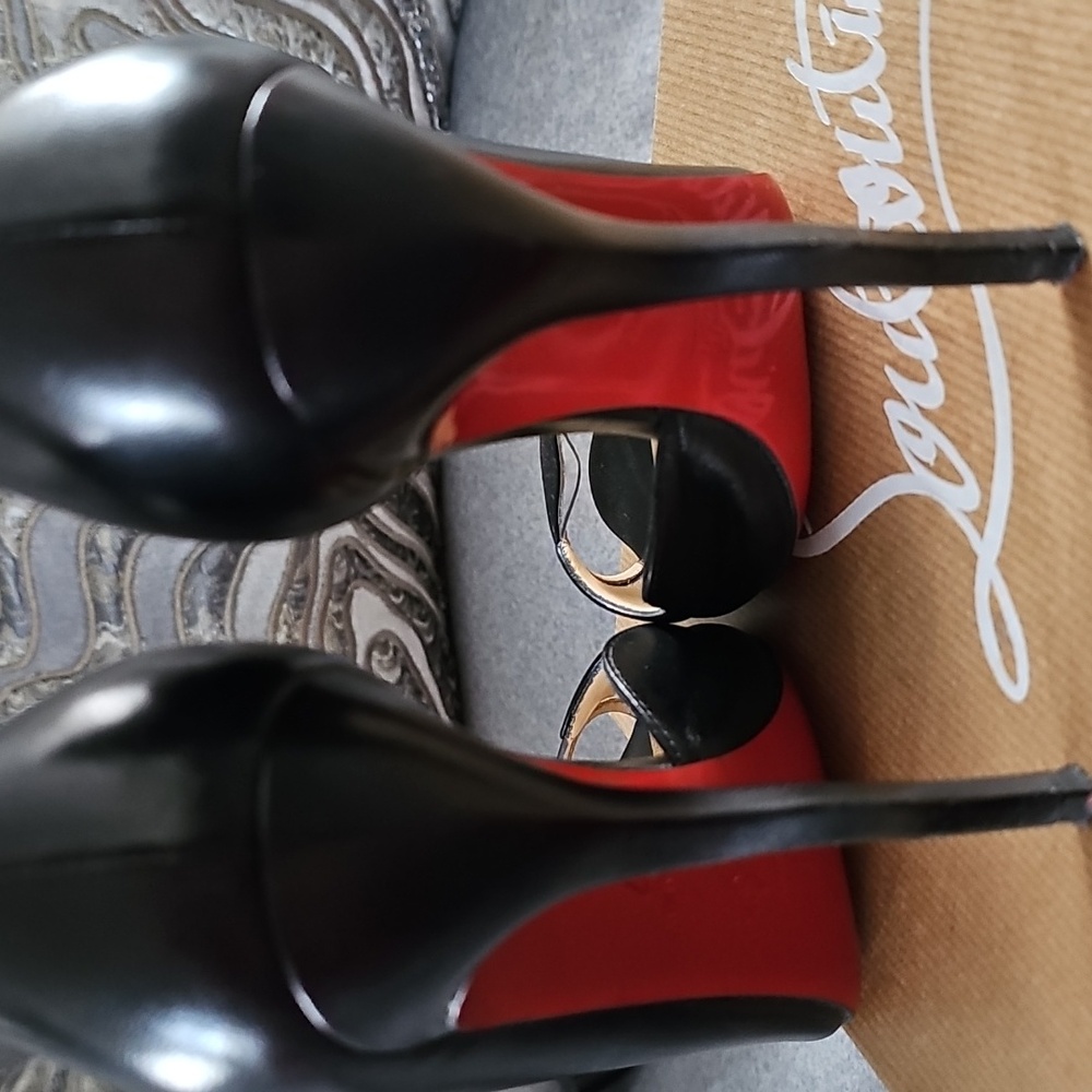 🔥Christian Louboutin Wavy D'Orsay Pumps - Picture 6 of 11